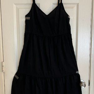 Women NWOT black sleeveless long / maxi dress